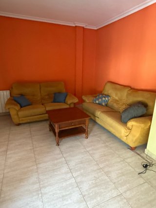 Se regala sofás y mesa centro