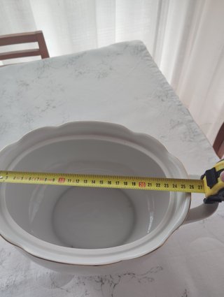 Sopera Vintage Porcelana Blanca y Dorada