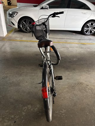 Bicicleta Paseo Gris con Cesta