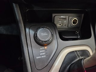 Jeep Cherokee 4X4 TECHO SOLAR