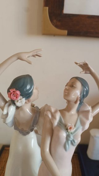 Figura Lladró "Por Sevillanas" (Ref. 5601)