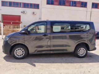 Alquiler de furgoneta 9 plazas automática