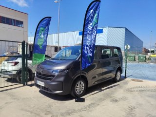 Alquiler de furgoneta 9 plazas automática