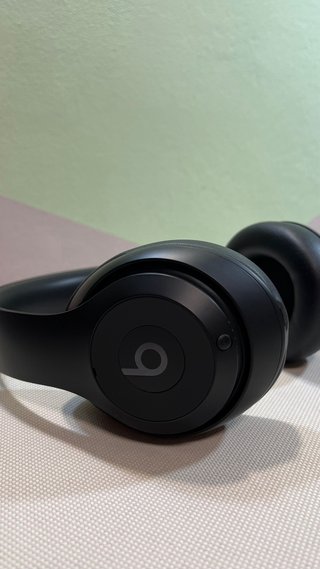 Beats Studio Pro Black nuevos con detalle
