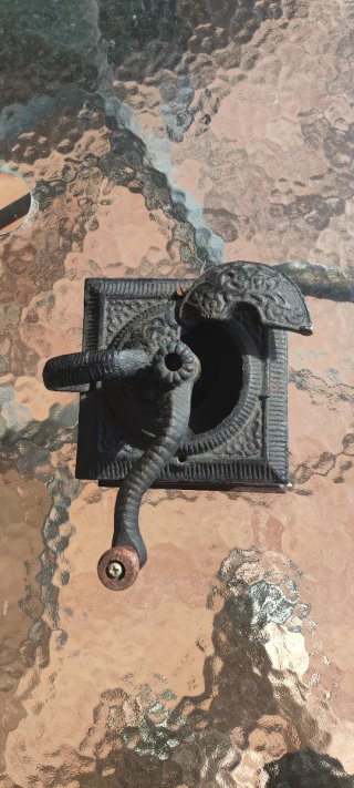 Molinillo de café antiguo metal y madera