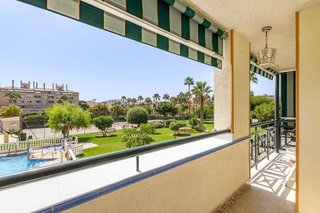 Piso en alquiler en Puerta Blanca en Málaga