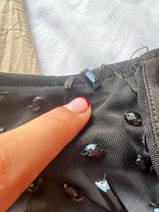 Vestido negro con pedrería