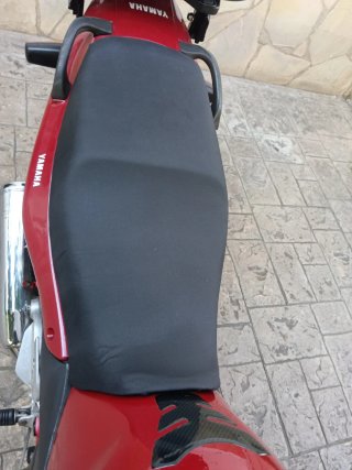 Yamaha XJ 600S Roja con Baúl