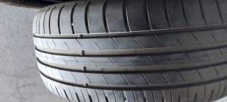 225/55 R17 101W