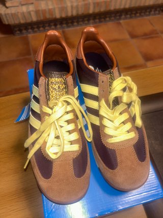 Adidas Zapatillas Marrón y Amarillo
