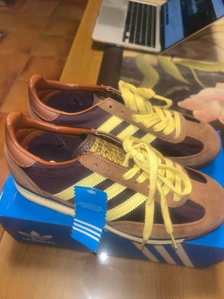 Adidas Zapatillas Marrón y Amarillo