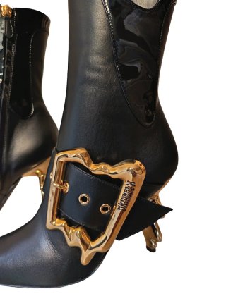 Moschino stivali neri con fibbia oro