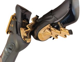 Moschino stivali neri con fibbia oro
