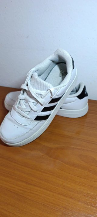 Zapatillas deportivas Adidas blancas