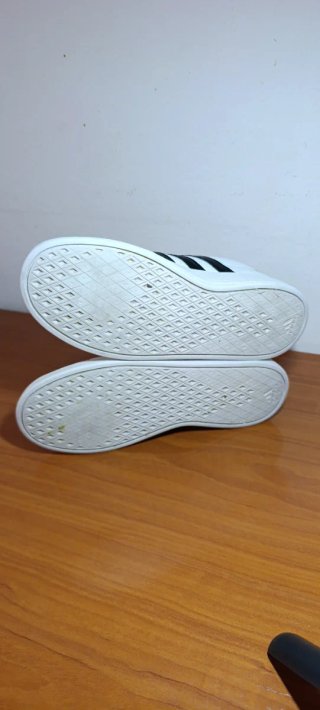 Zapatillas deportivas Adidas blancas
