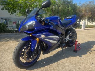 Yamaha YZF R1