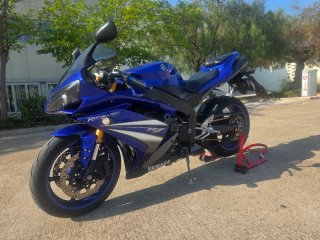 Yamaha YZF R1