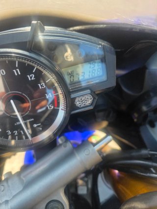 Yamaha YZF R1