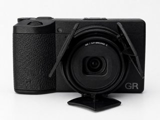 Cámara Ricoh GR IV + Accesorios