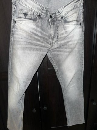 Pantalón Guess Gris Hombre Talla 30