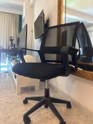 Silla de oficina ergonómica negra, para recogerlo