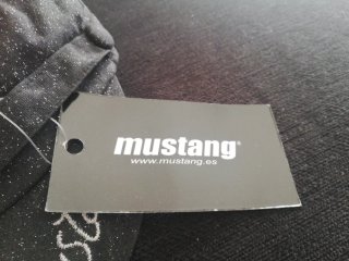Gorra Mustang Negra Brillante