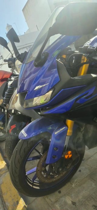 Yamaha YZF125R Sportbike 2300 km
