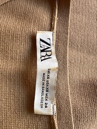 Top Zara Marrón sin Mangas