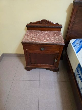 Conjunto dormitorio antiguo madera y mármol