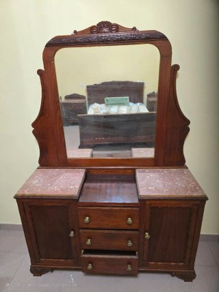 Conjunto dormitorio antiguo madera y mármol