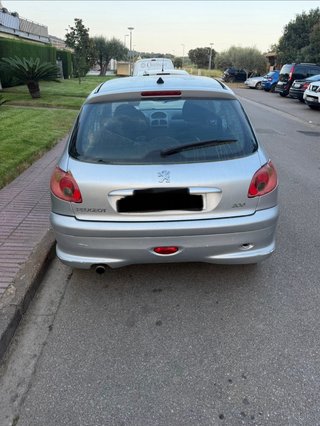 Vendo Peugeot 206 Quiksilver 1.4 gasolina de 75 CV