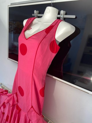 241 Traje de flamenca rosa lunares rojos