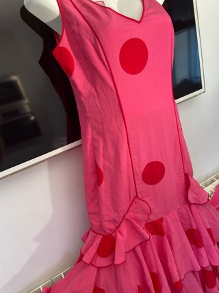 241 Traje de flamenca rosa lunares rojos