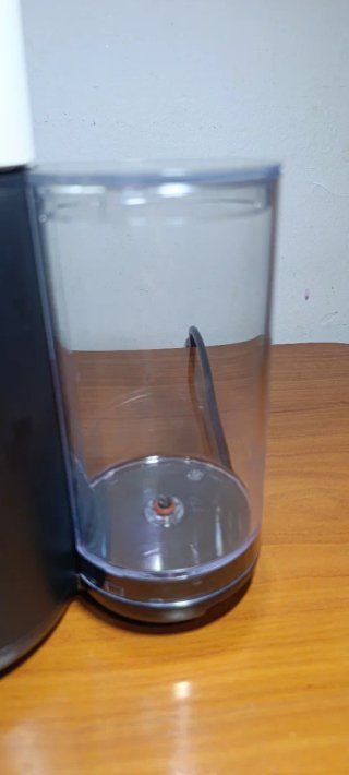 Cafetera Nespresso Vertuo Blanca y Negra