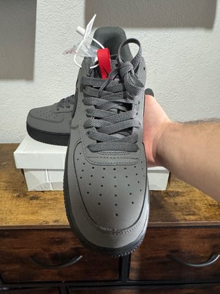Nike Air Force 1 Gris y Rojo