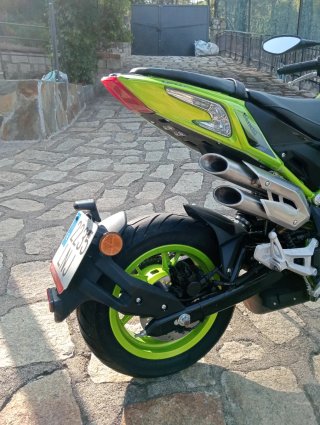 Benelli TNT 125cc Naked Verde