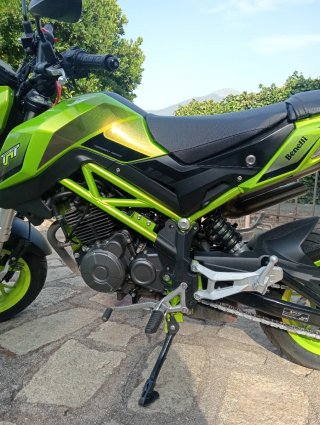 Benelli TNT 125cc Naked Verde