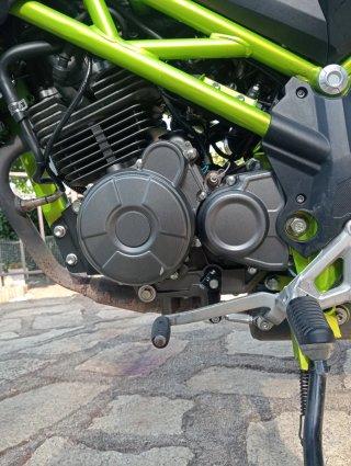 Benelli TNT 125cc Naked Verde