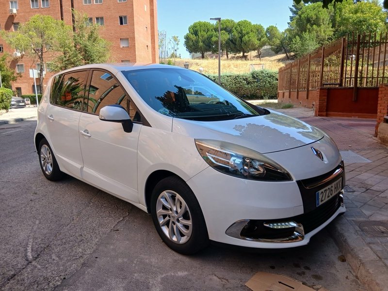 Renault Scenic 2013 - foto 1