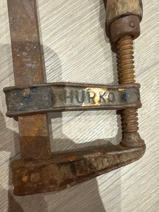Sargento de carpintero antiguo
