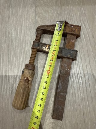 Sargento de carpintero antiguo