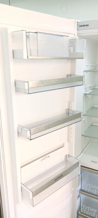 NEVERA COM CONGELADOR SIEMENS NO FROST ENERGÍA A++