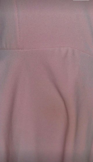 Vestido rosa escote V y lazo