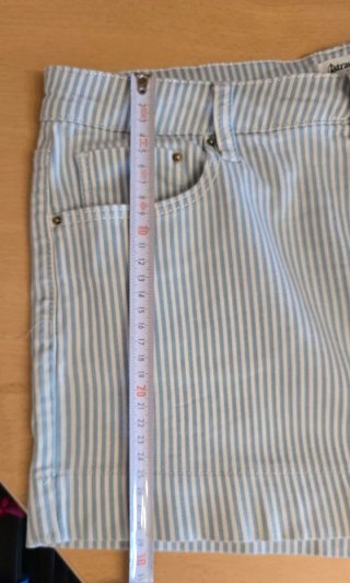 Shorts Stradivarius Talla 40 Rayas verde /blanco