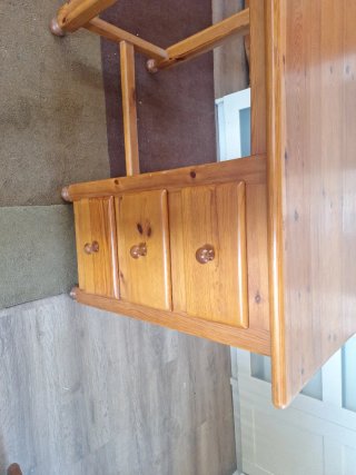 Escritorio de madera maciza