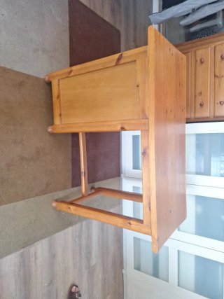 Escritorio de madera maciza