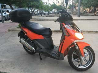 Aprilia Sportcity 125 Roja Scooter