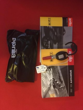 Aprilia Sportcity 125 Roja Scooter