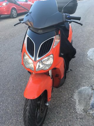 Aprilia Sportcity 125 Roja Scooter