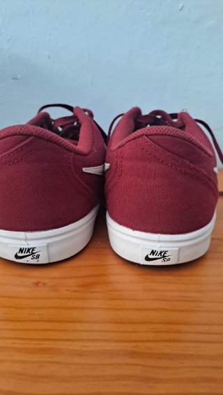 Nike SB Check Solarsoft Canvas Burdeos